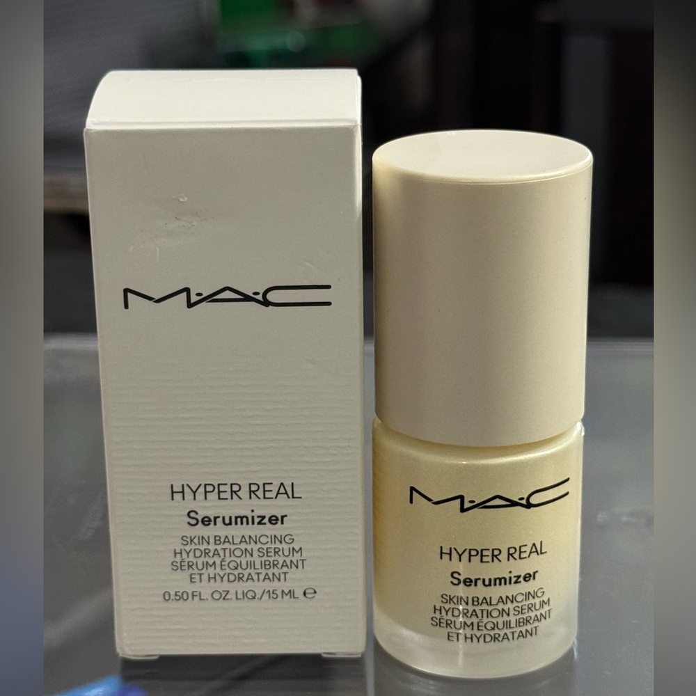 MAC Cosmetics Hyper Real Serumizer